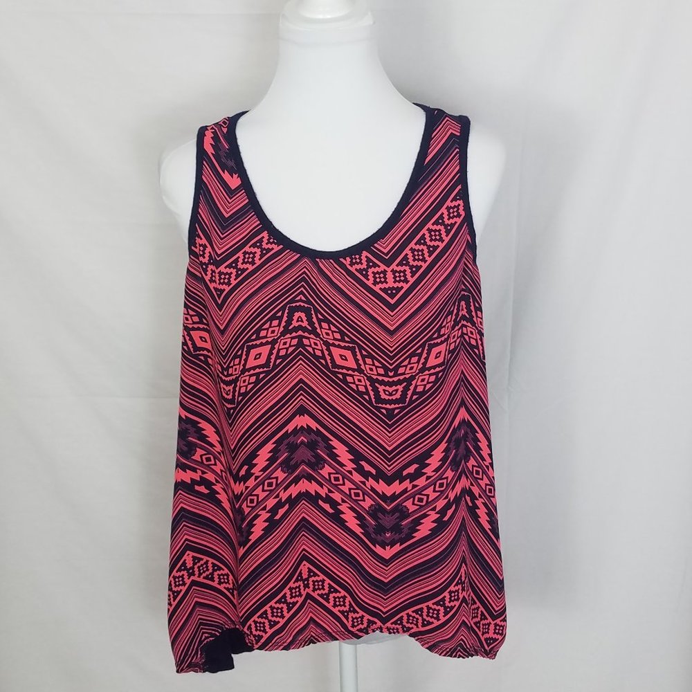 Discreet Tank Top - Picture 7 of 8
